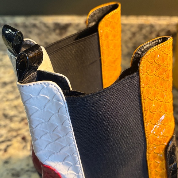 CAPE ROBBIN🐝QUAD-COLOR FABLE ANKLE BOOT - Picture 14 of 16